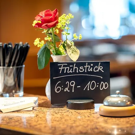 Reussischer Hof Hotell 3*