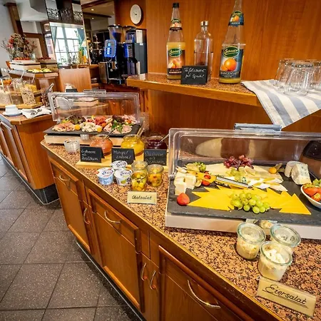 Reussischer Hof Hotell 3*