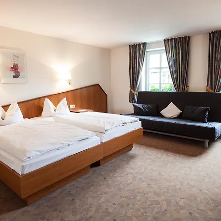 酒店 Reussischer Hof 3*