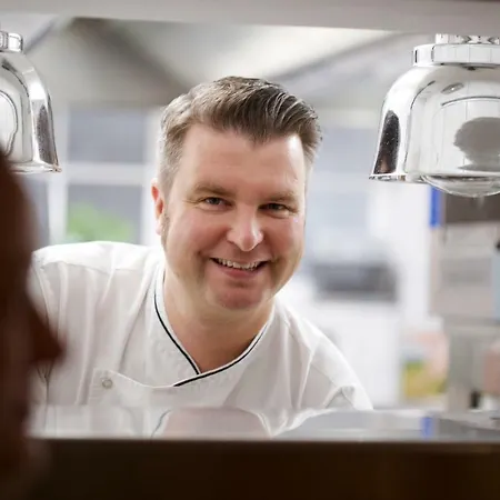 酒店 Reussischer Hof 施默尔恩