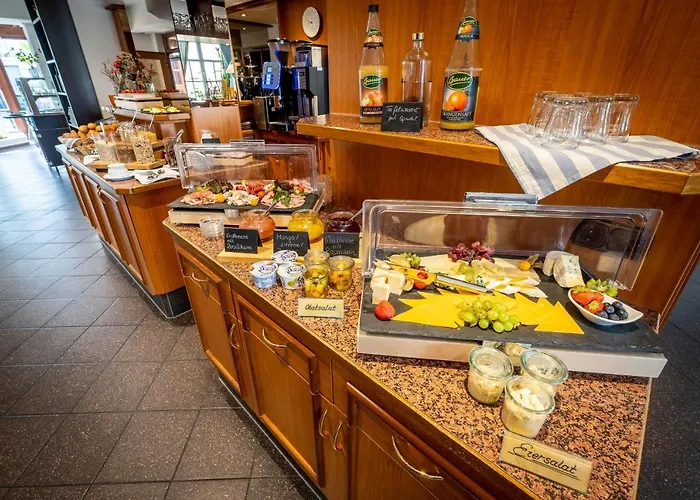 Reussischer Hof Otel 3*