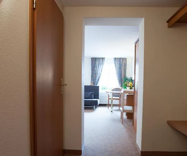 فندق Reussischer Hof 3*